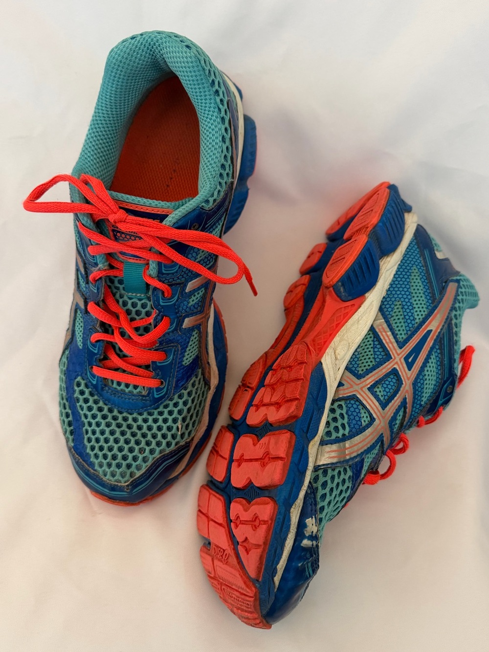 ASICS Gel -Cumulus 15 Running Shoes in Teal & Coral